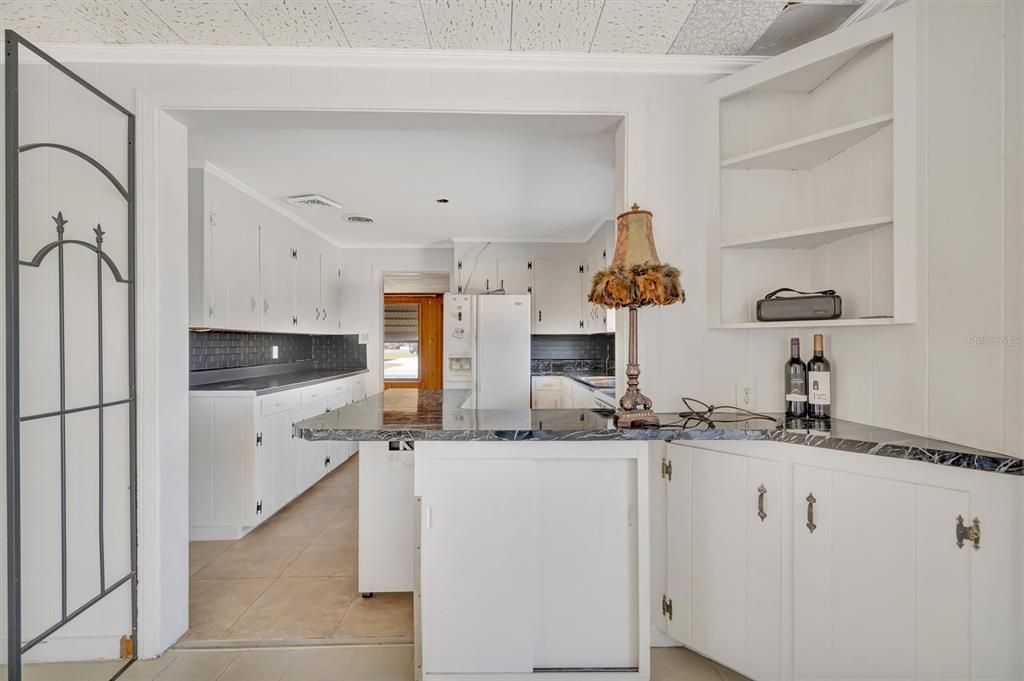 Active With Contract: $399,900 (3 beds, 2 baths, 1468 Square Feet)