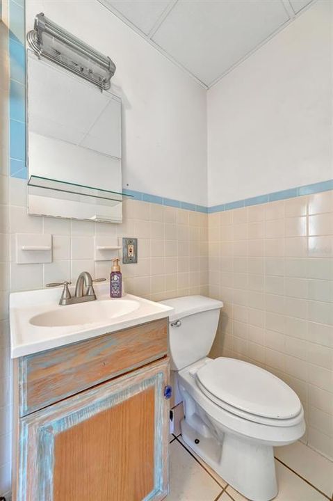 Active With Contract: $399,900 (3 beds, 2 baths, 1468 Square Feet)