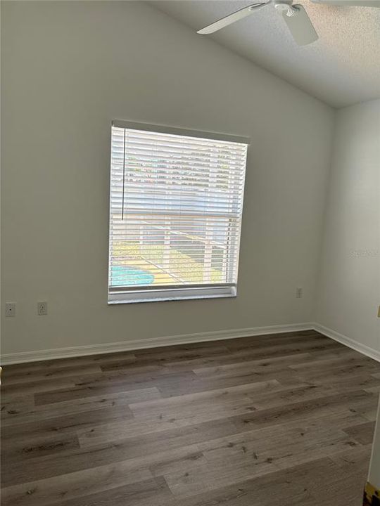 出租: $2,400 (4 贝兹, 3 浴室, 1791 平方英尺)