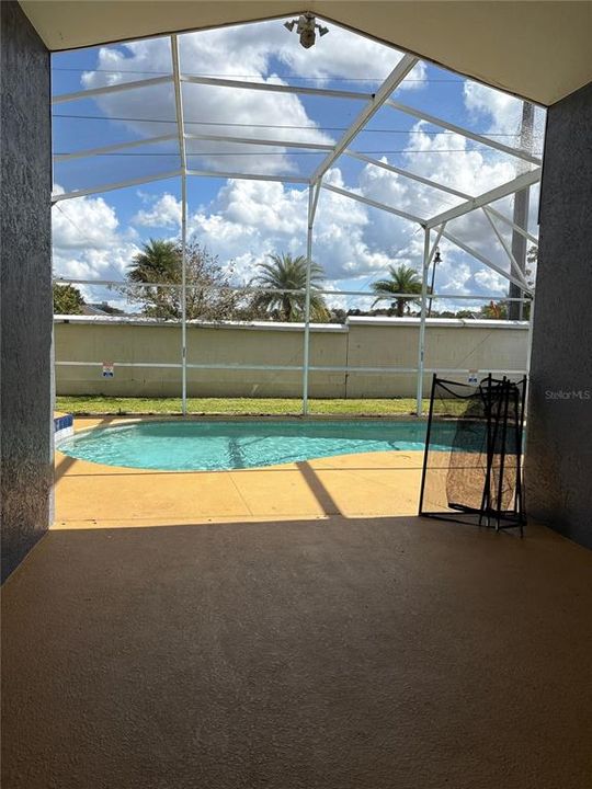 出租: $2,400 (4 贝兹, 3 浴室, 1791 平方英尺)