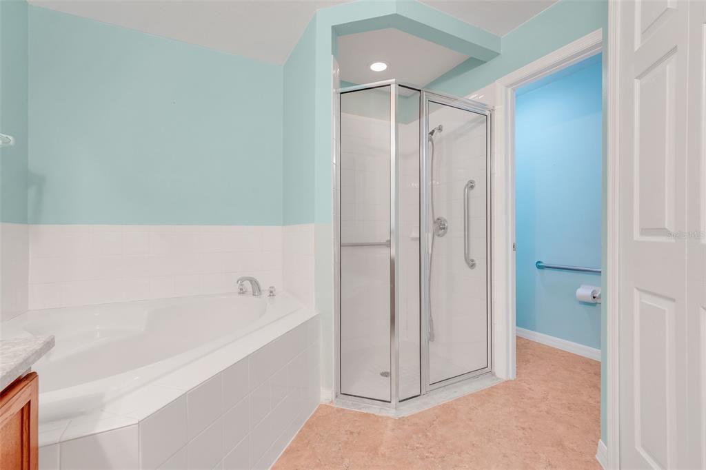 For Sale: $329,000 (3 beds, 2 baths, 1808 Square Feet)