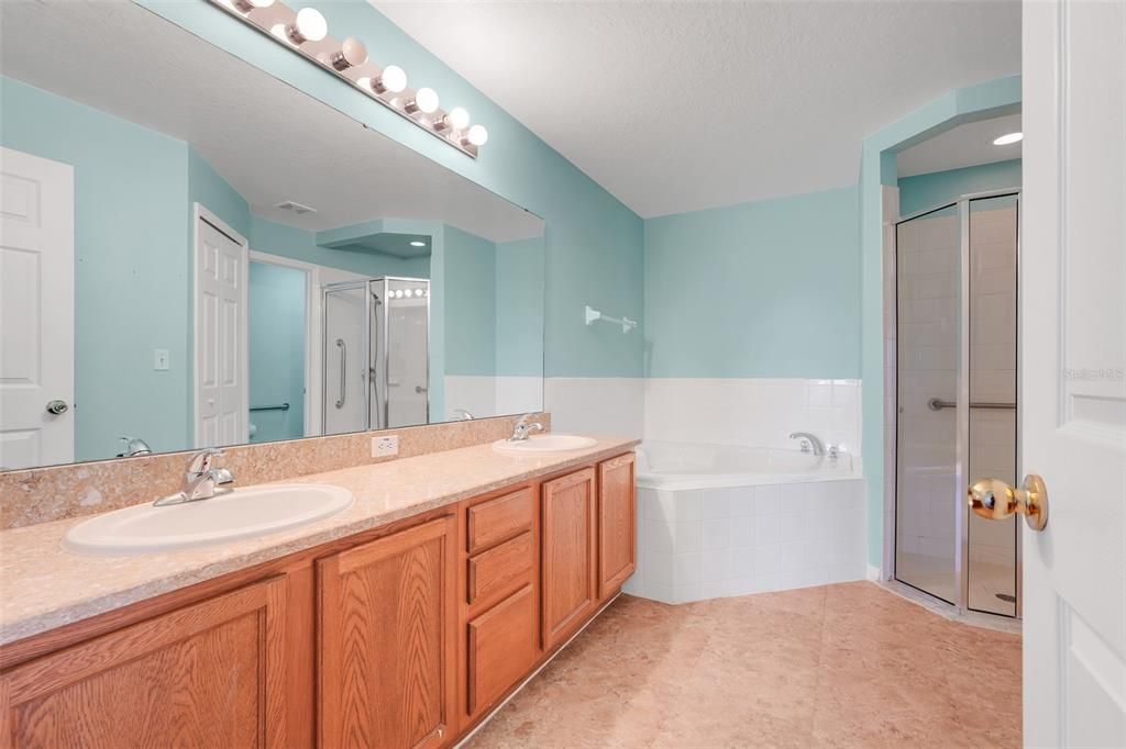 For Sale: $329,000 (3 beds, 2 baths, 1808 Square Feet)