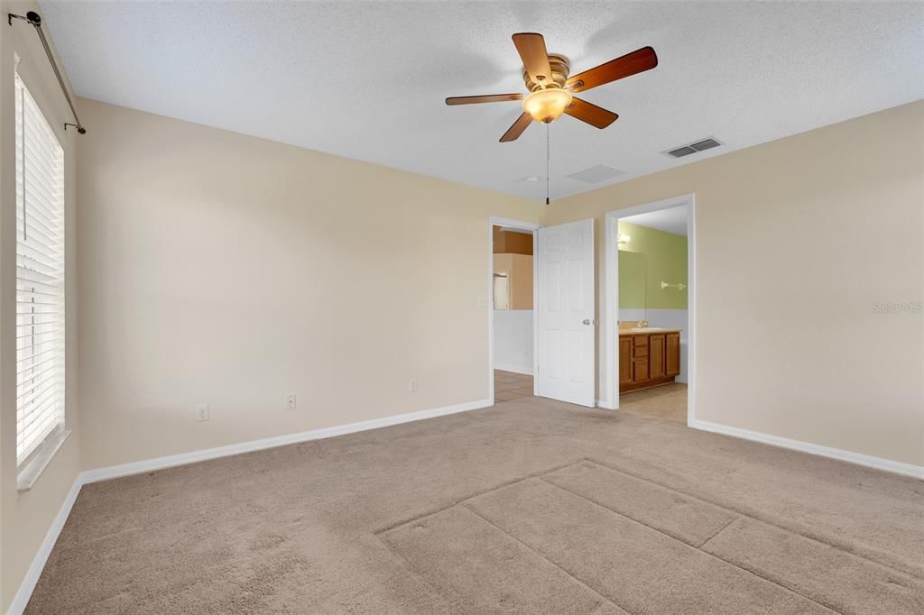 For Sale: $329,000 (3 beds, 2 baths, 1808 Square Feet)