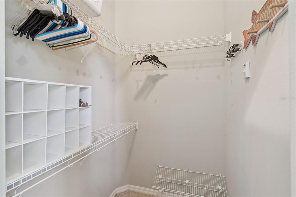 待售: $440,000 (4 贝兹, 2 浴室, 2585 平方英尺)