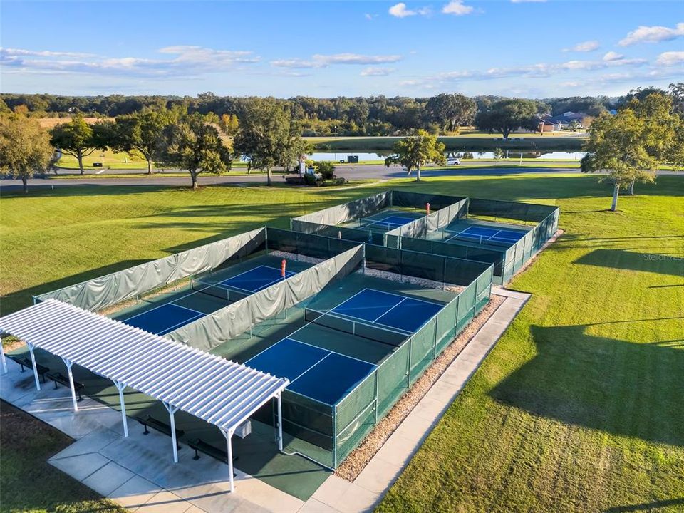 待售: $440,000 (4 贝兹, 2 浴室, 2585 平方英尺)