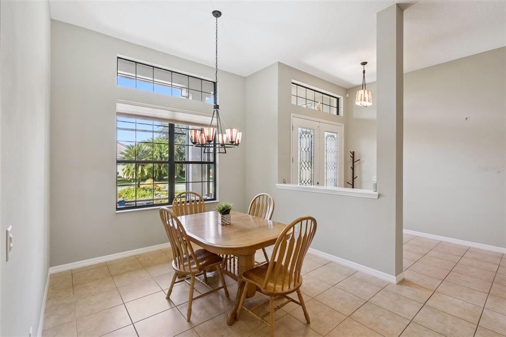 待售: $440,000 (4 贝兹, 2 浴室, 2585 平方英尺)