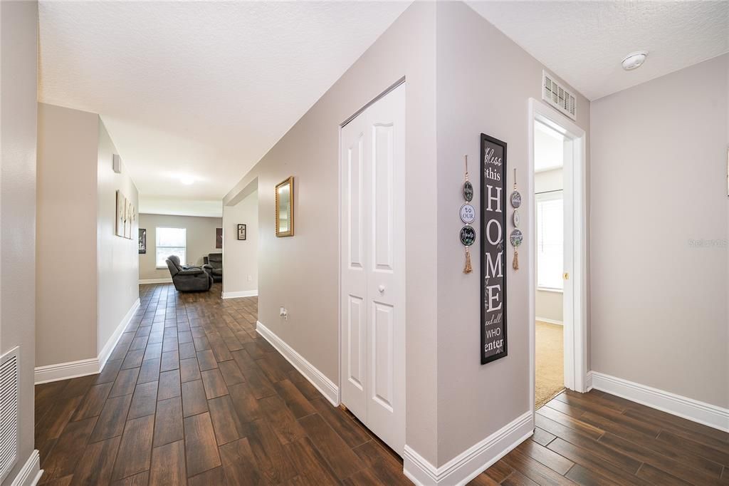 For Sale: $420,000 (3 beds, 2 baths, 1899 Square Feet)