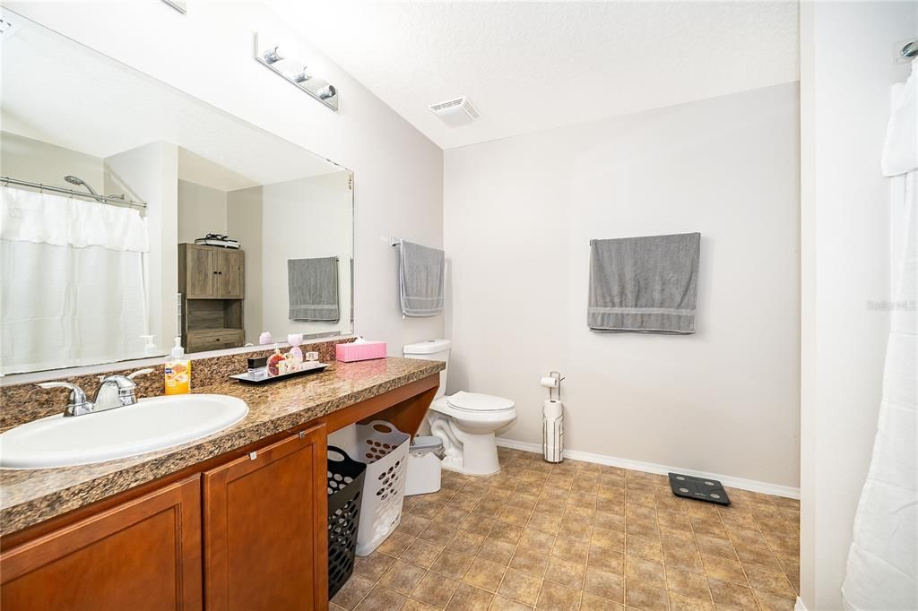 For Sale: $420,000 (3 beds, 2 baths, 1899 Square Feet)