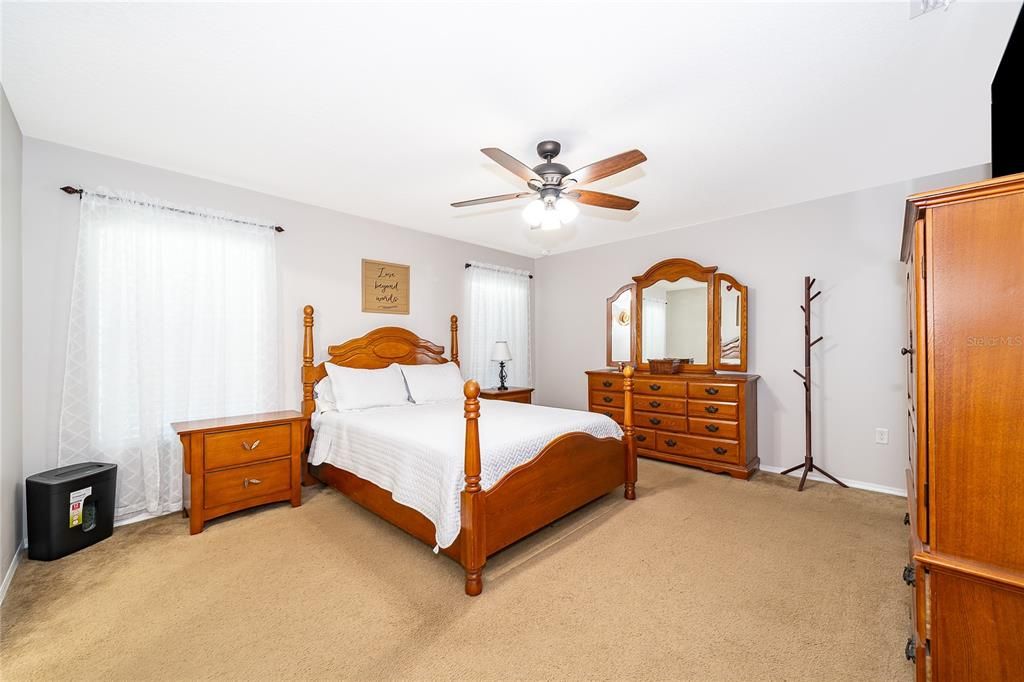 For Sale: $420,000 (3 beds, 2 baths, 1899 Square Feet)