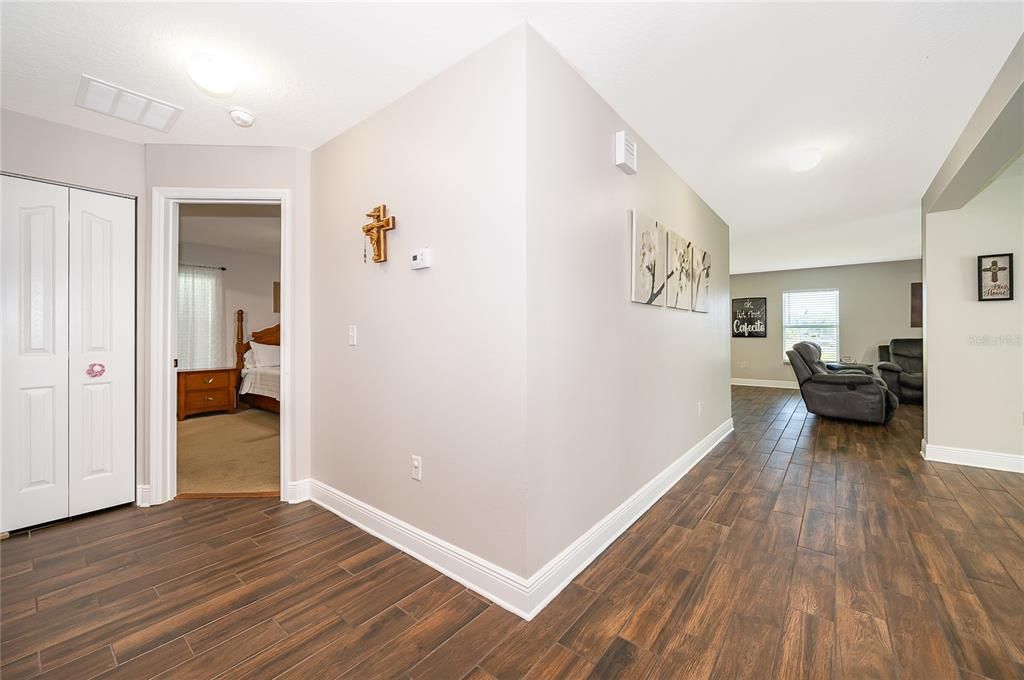 For Sale: $420,000 (3 beds, 2 baths, 1899 Square Feet)