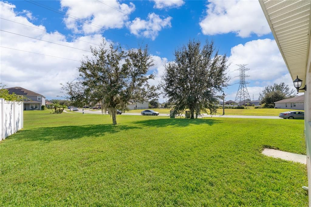 For Sale: $420,000 (3 beds, 2 baths, 1899 Square Feet)