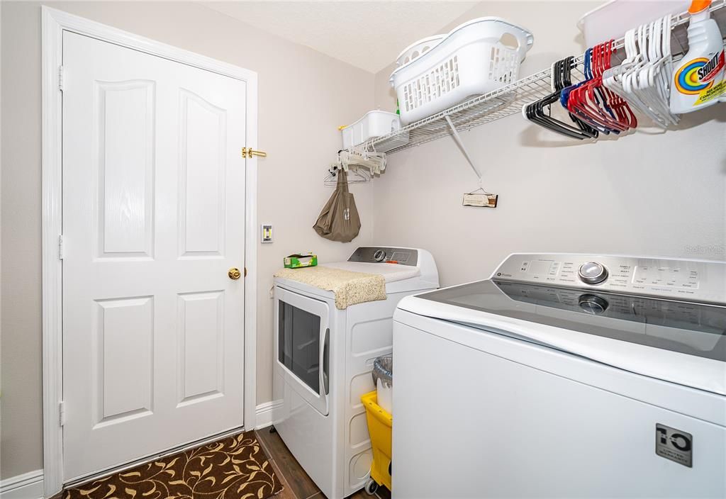 For Sale: $420,000 (3 beds, 2 baths, 1899 Square Feet)