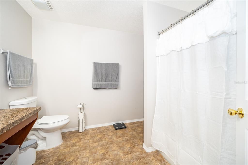 For Sale: $420,000 (3 beds, 2 baths, 1899 Square Feet)