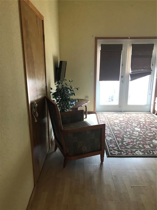 На продажу: $289,000 (3 спален, 1 ванн, 1640 Квадратных фут)