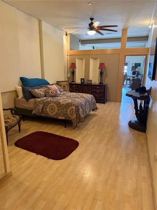 На продажу: $289,000 (3 спален, 1 ванн, 1640 Квадратных фут)