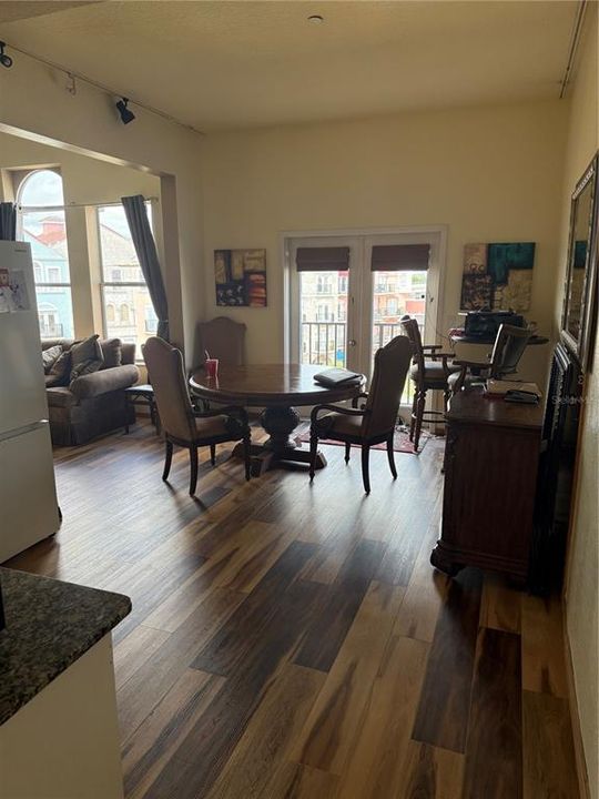 На продажу: $289,000 (3 спален, 1 ванн, 1640 Квадратных фут)