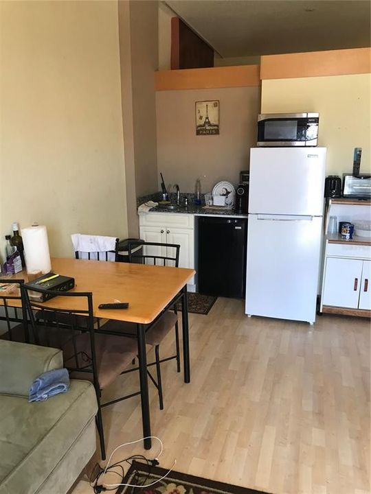 На продажу: $289,000 (3 спален, 1 ванн, 1640 Квадратных фут)