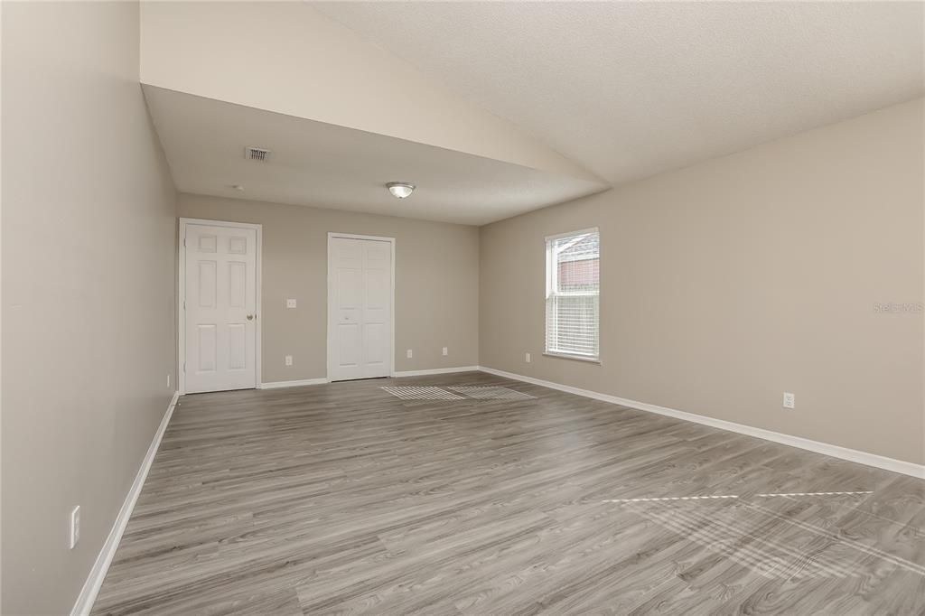 For Rent: $1,995 (3 beds, 2 baths, 1471 Square Feet)