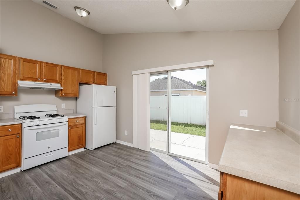For Rent: $1,995 (3 beds, 2 baths, 1471 Square Feet)