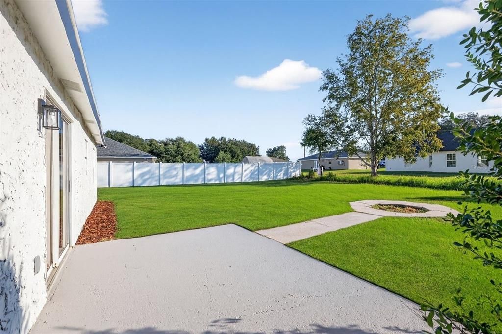 Под контрактом: $209,900 (3 спален, 2 ванн, 1004 Квадратных фут)