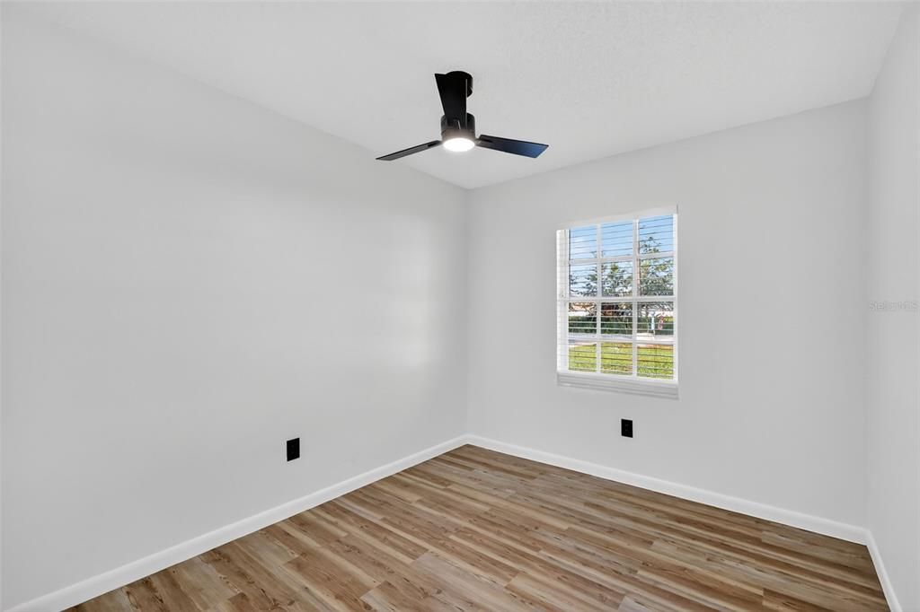 Под контрактом: $209,900 (3 спален, 2 ванн, 1004 Квадратных фут)