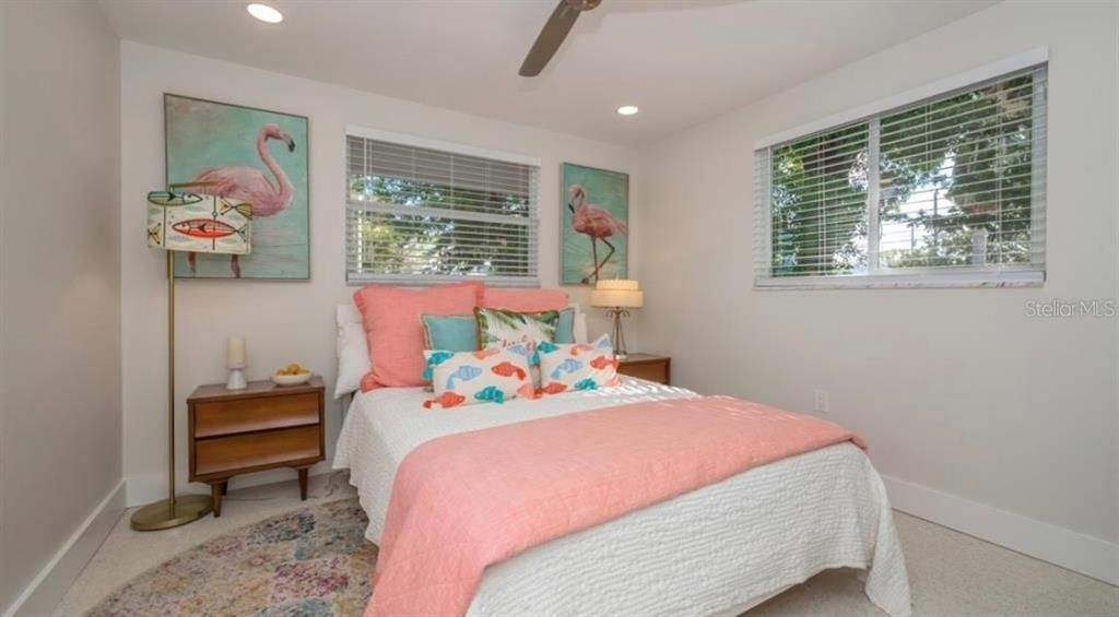 出租: $8,500 (3 贝兹, 2 浴室, 1386 平方英尺)