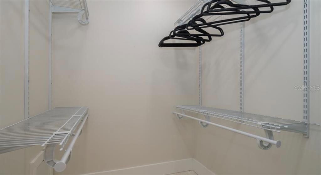 出租: $8,500 (3 贝兹, 2 浴室, 1386 平方英尺)