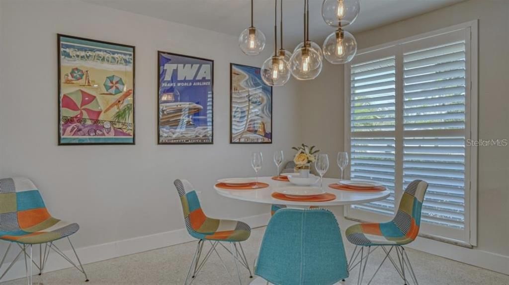 出租: $8,500 (3 贝兹, 2 浴室, 1386 平方英尺)