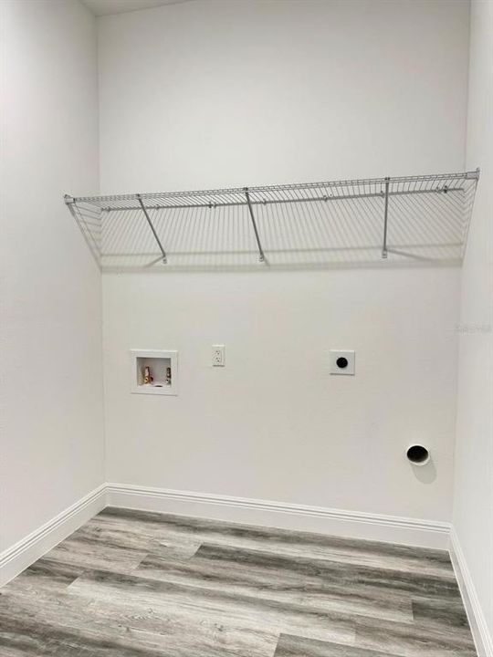 For Rent: $1,900 (4 beds, 2 baths, 1622 Square Feet)