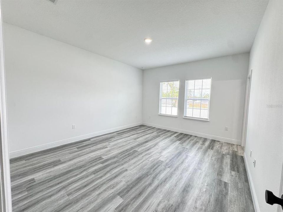 For Rent: $1,900 (4 beds, 2 baths, 1622 Square Feet)