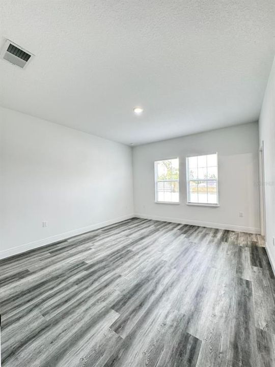 For Rent: $1,900 (4 beds, 2 baths, 1622 Square Feet)