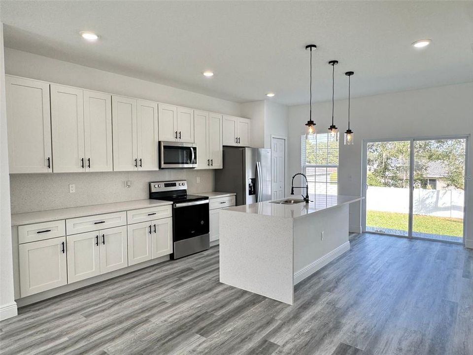 For Rent: $1,900 (4 beds, 2 baths, 1622 Square Feet)