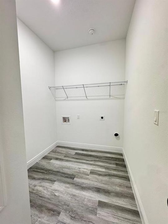 For Rent: $1,900 (4 beds, 2 baths, 1622 Square Feet)