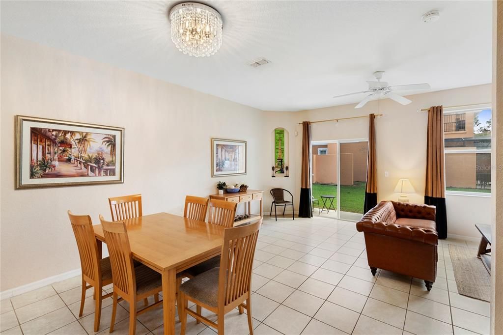 En Venta: $305,000 (3 camas, 2 baños, 1435 Pies cuadrados)