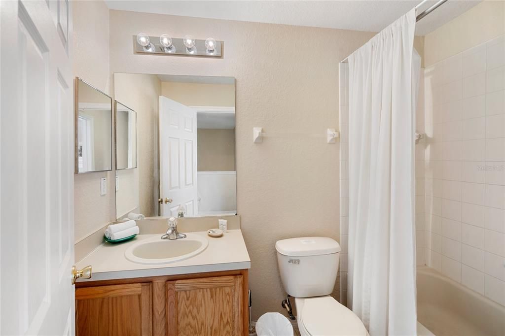 En Venta: $305,000 (3 camas, 2 baños, 1435 Pies cuadrados)