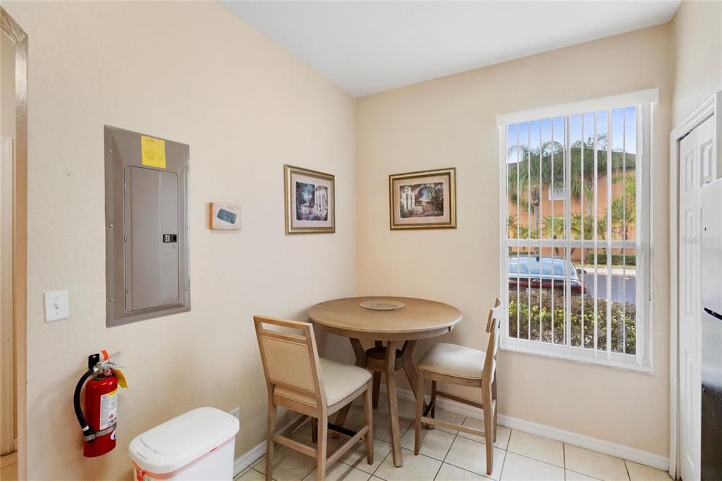 En Venta: $305,000 (3 camas, 2 baños, 1435 Pies cuadrados)