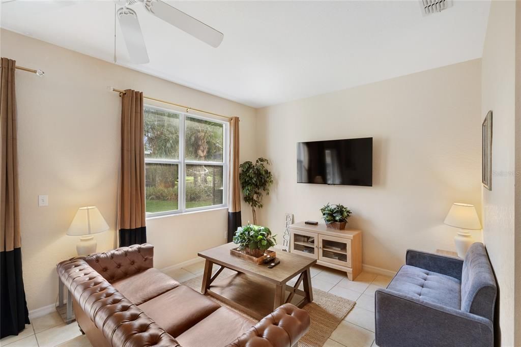 En Venta: $305,000 (3 camas, 2 baños, 1435 Pies cuadrados)