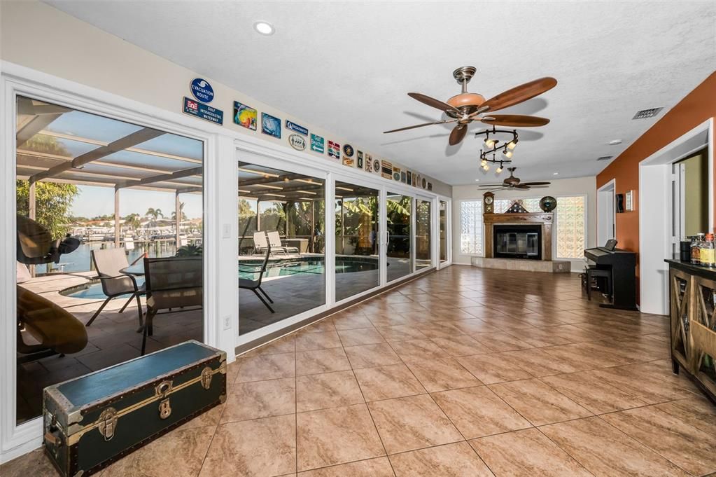 For Sale: $995,000 (3 beds, 2 baths, 2262 Square Feet)