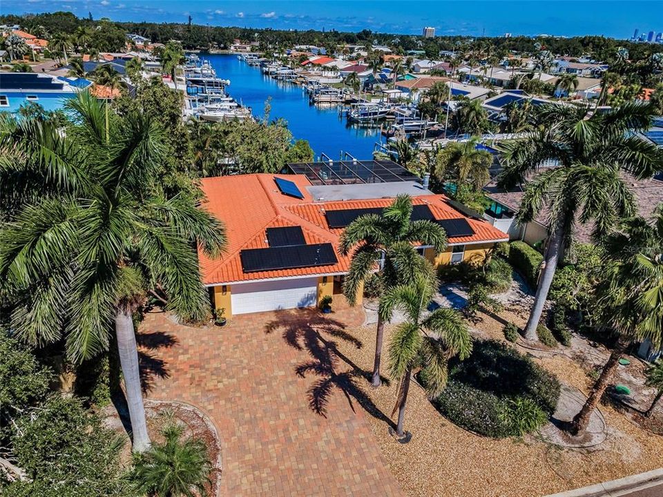 For Sale: $995,000 (3 beds, 2 baths, 2262 Square Feet)