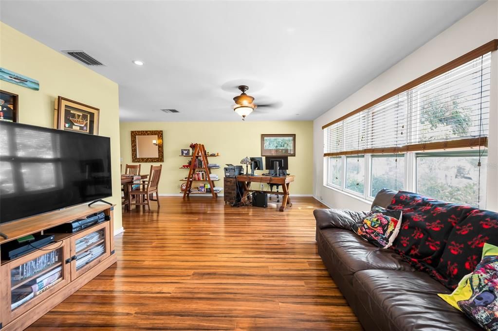 For Sale: $995,000 (3 beds, 2 baths, 2262 Square Feet)