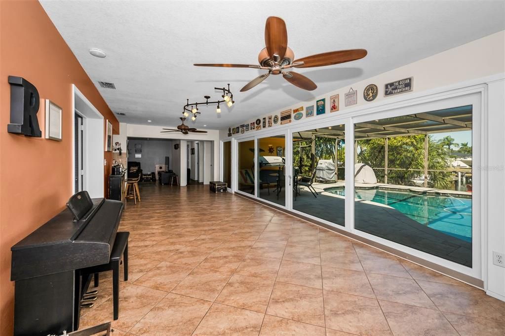 For Sale: $995,000 (3 beds, 2 baths, 2262 Square Feet)