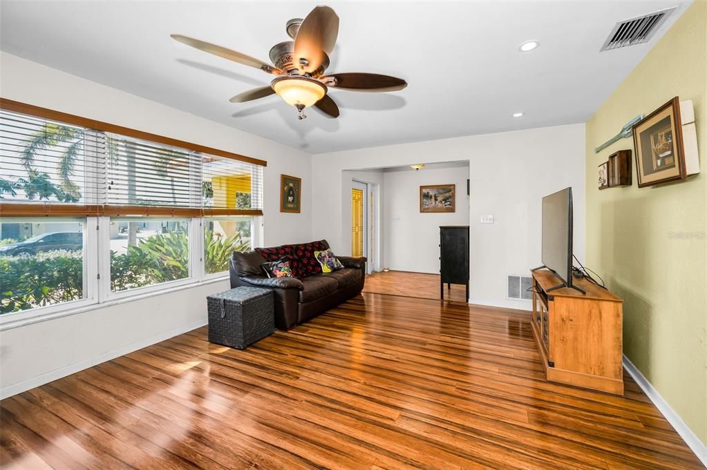 For Sale: $995,000 (3 beds, 2 baths, 2262 Square Feet)