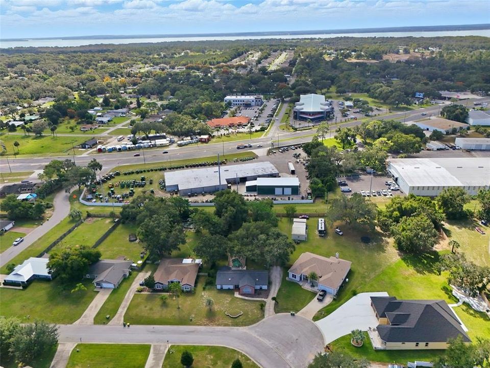 Activo con contrato: $355,000 (3 camas, 2 baños, 2128 Pies cuadrados)