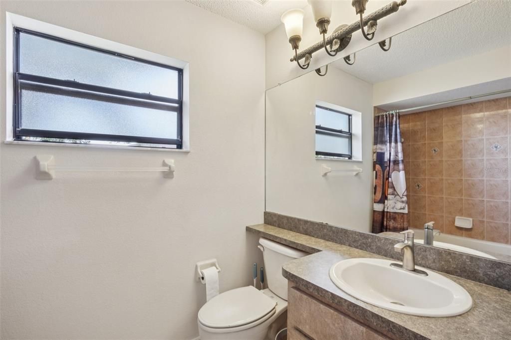 En Venta: $290,000 (3 camas, 2 baños, 1364 Pies cuadrados)