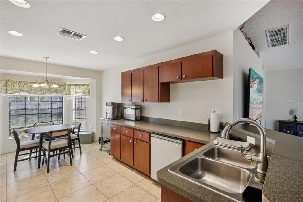 En Venta: $290,000 (3 camas, 2 baños, 1364 Pies cuadrados)