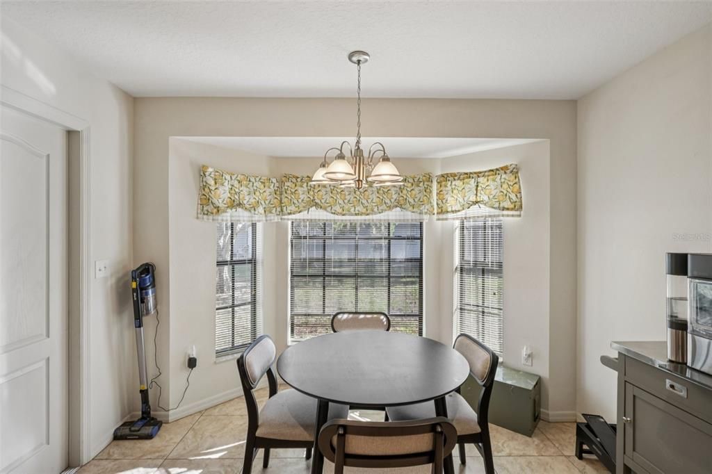 En Venta: $290,000 (3 camas, 2 baños, 1364 Pies cuadrados)