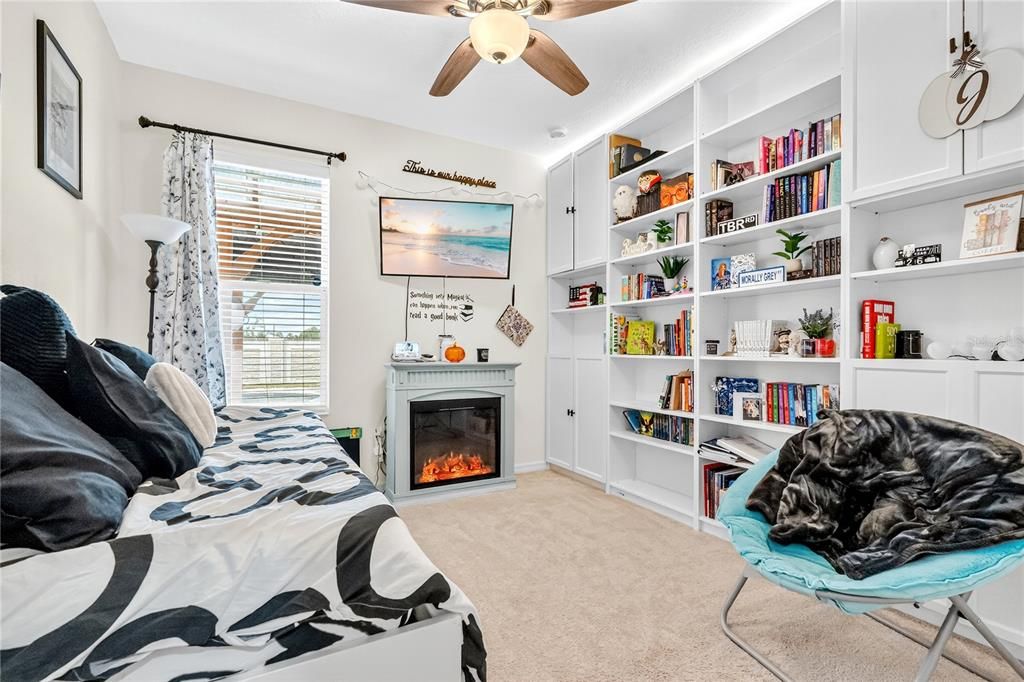 For Sale: $537,500 (5 beds, 3 baths, 2588 Square Feet)