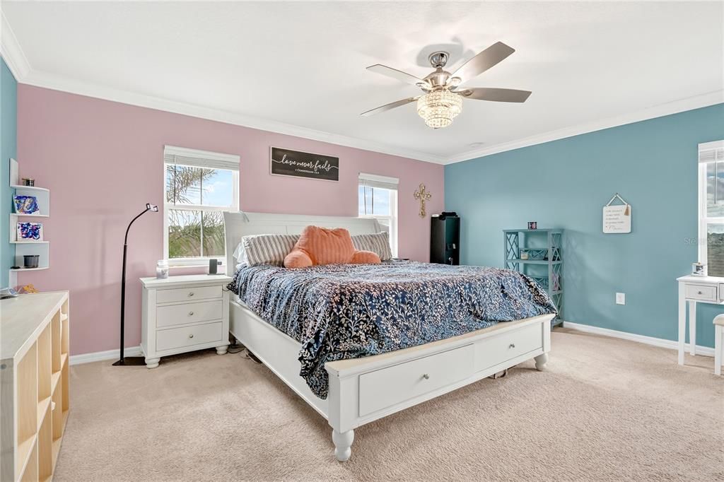 For Sale: $537,500 (5 beds, 3 baths, 2588 Square Feet)