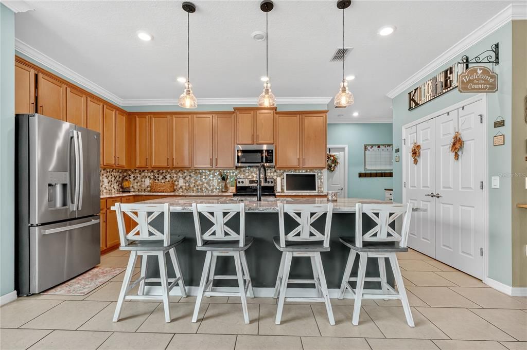 For Sale: $537,500 (5 beds, 3 baths, 2588 Square Feet)