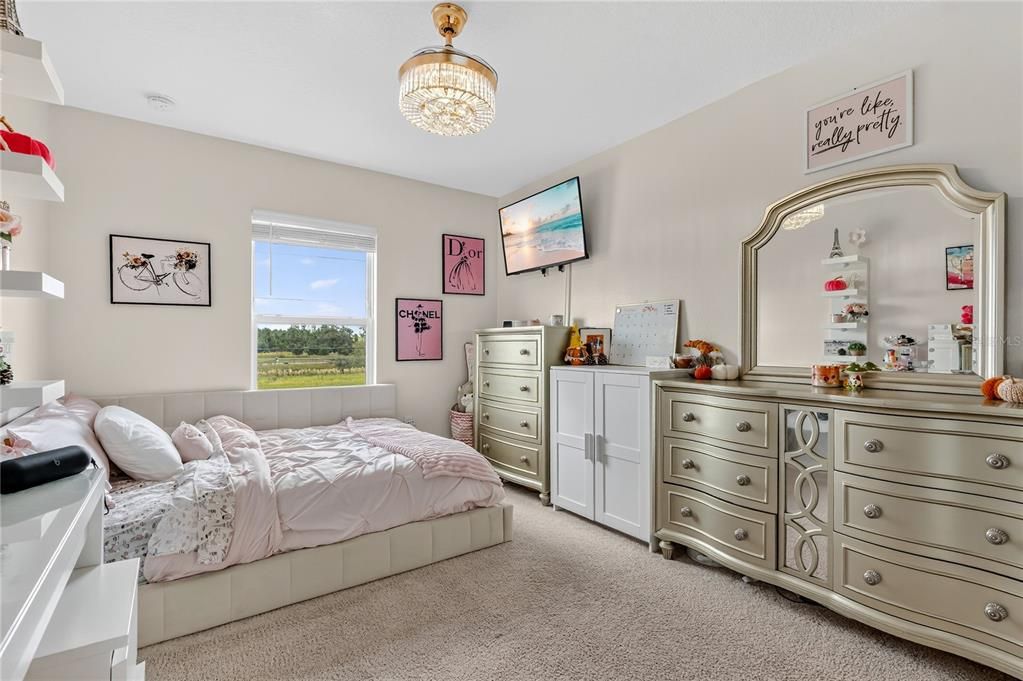 For Sale: $537,500 (5 beds, 3 baths, 2588 Square Feet)